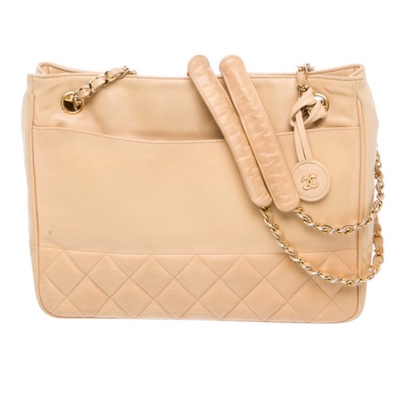 Chanel Cream Quilted Shoulder Bag - Picture 3 of 11